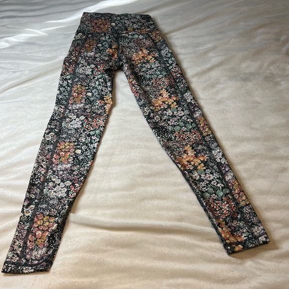 Floral American Eagle Outfitters XS Athletic Leggings - Picture 5 of 7